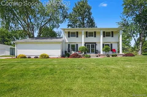 4393 E Cook Rd, Grand Blanc, MI 48439