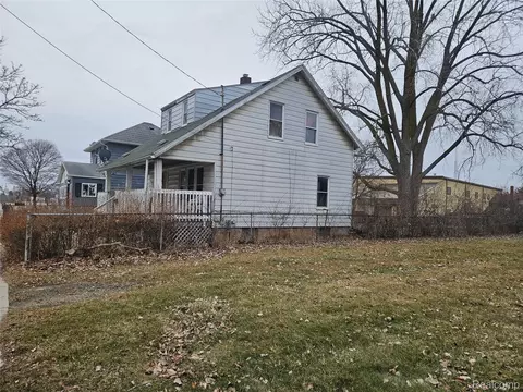 407 E 12th St, Flint, MI 48503 photo 2