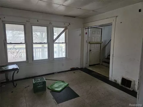407 E 12th St, Flint, MI 48503 photo 3