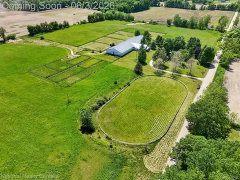 864 E Lovejoy Rd, Byron, MI 48418