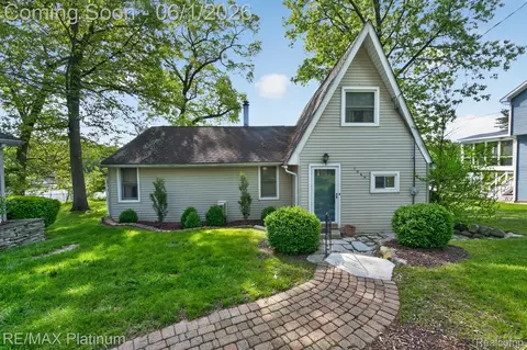 1464 Clark Lake Rd, Brighton, MI 48114