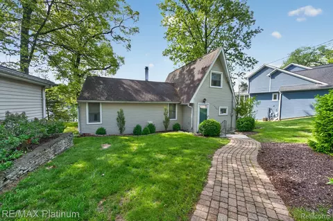 1464 Clark Lake Rd, Brighton, MI 48114
