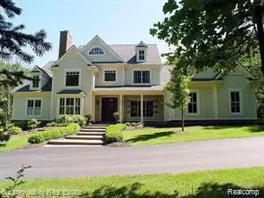 1600 S Hickory Ridge Trl, Milford, MI 48380