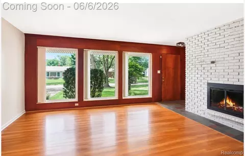 29762 Spring River Dr, Southfield, MI 48076