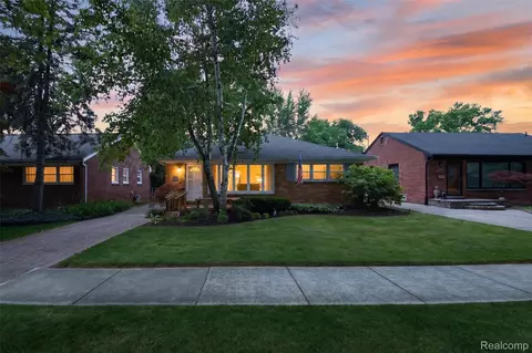 2400 Derby Rd, Birmingham, MI 48009