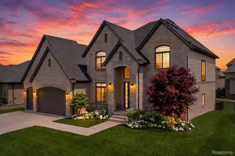 21924 E Majestic Dr, Macomb, MI 48044