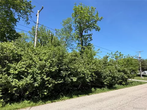 V/l Claremont Circle, Columbia, MI 49230
