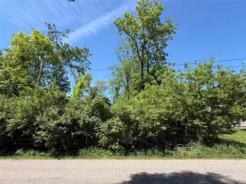 V/l Claremont Circle, Columbia, MI 49230