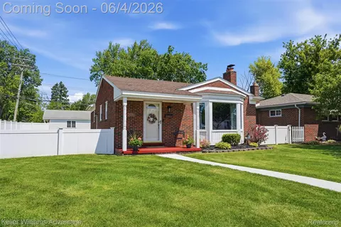 29764 Marquette St, Garden City, MI 48135