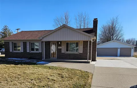 2458 Lindell Rd, Sterling Heights, MI 48310