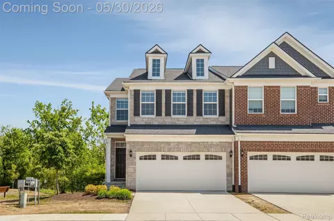 43583 Chancellor Ln, Novi, MI 48375