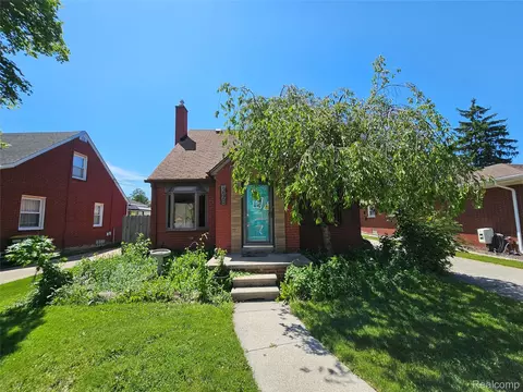 2268 17th St, Wyandotte, MI 48192