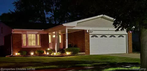 32234 Lancaster Dr, Warren, MI 48088
