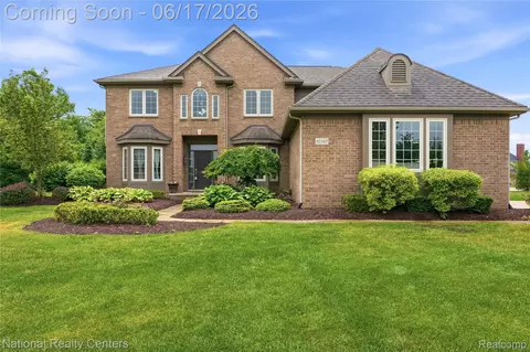 52347 Ferndale Dr, Lyon, MI 48167