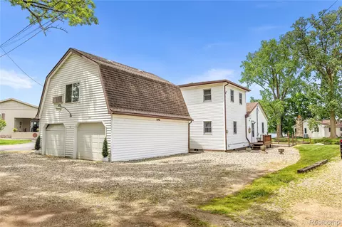 530 Roby Beach Dr, Coldwater, MI 49036