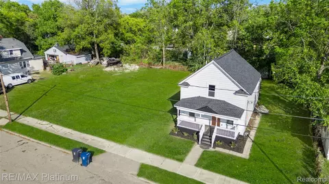 View/Area - 2051 Dwight Ave, Flint, MI 48503 photo 2 of 2
