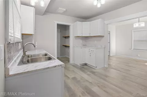 Entry Way - 2051 Dwight Ave, Flint, MI 48503 photo 5 of 7