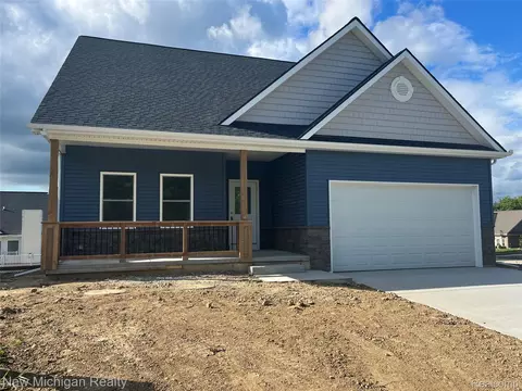 7453 Village Ct, Springfield, MI 48350