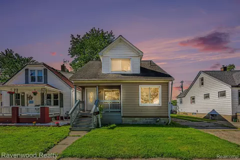 7528 Hudson Ave, Warren, MI 48091