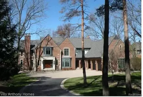 6476 Cornerstone Ln, Rochester Hills, MI 48306