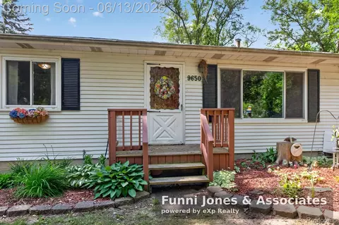 9650 Woodland Ct, Ypsilanti, MI 48197