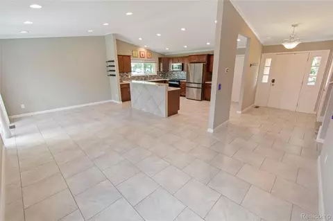 12137 Volpe Dr, Sterling Heights, MI 48312