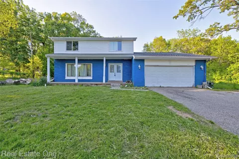 4161 Seymour Lake Rd, Brandon, MI 48371