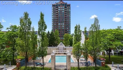 3320 Spinnaker Ln, Detroit, MI 48207