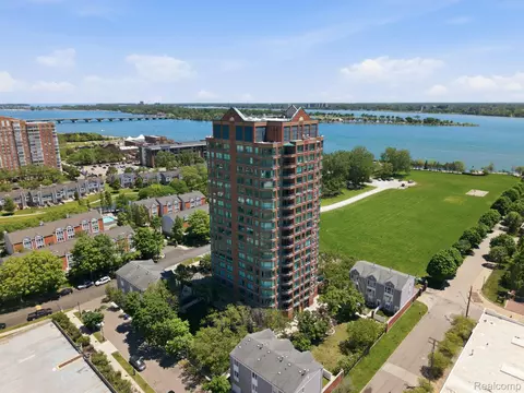 3320 Spinnaker Ln #7A, Detroit, MI 48207