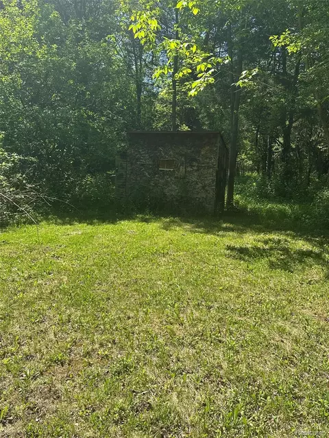 Exterior - 6161 River Rd, Flushing, MI 48433 photo 1 of 26