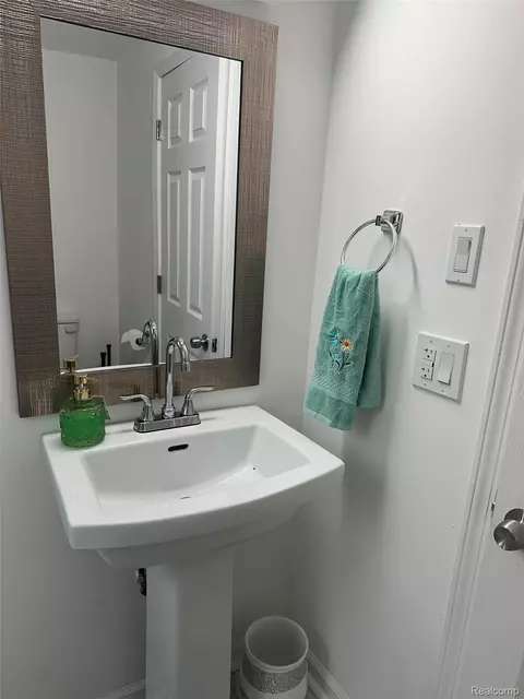 Bath - 6161 River Rd, Flushing, MI 48433 photo 2 of 3