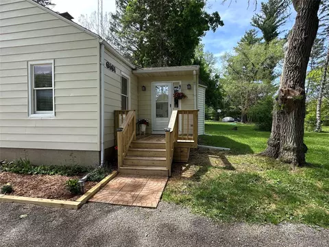 Exterior - 6161 River Rd, Flushing, MI 48433 photo 6 of 26