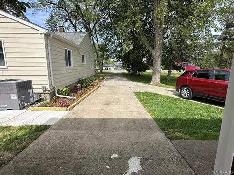 Other - 6161 River Rd, Flushing, MI 48433 photo 8 of 22
