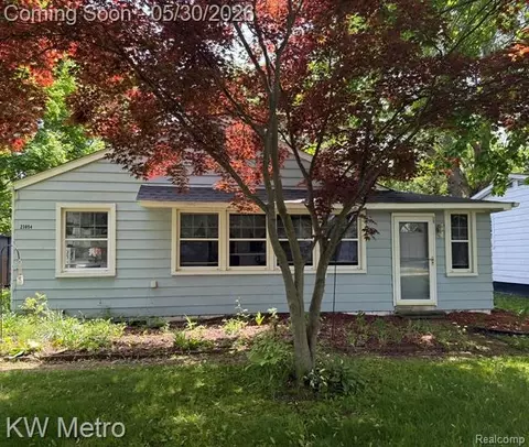 23854 Harrellson St, Macomb, MI 48042