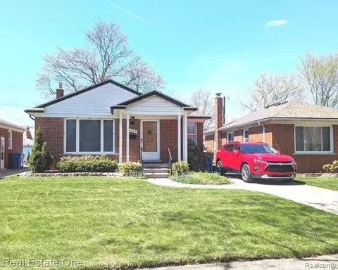 8443 Riverdale St, Dearborn Heights, MI 48127
