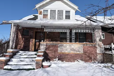 8693 Woodlawn St, Detroit, MI 48213