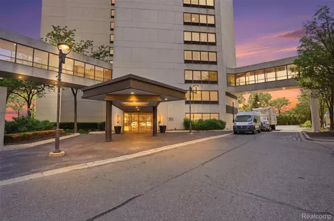300 Riverfront #24D, Detroit, MI 48226