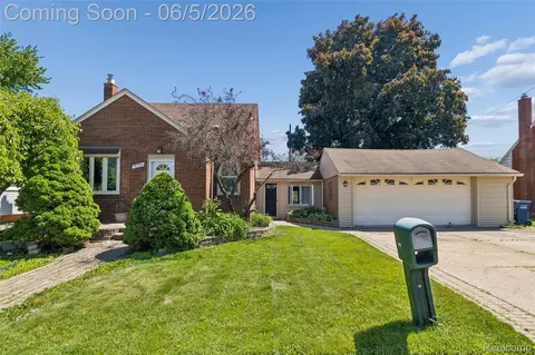 679 Moran Ave, Lincoln Park, MI 48146