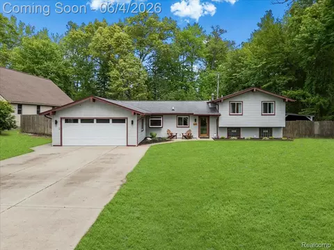 1687 Birchton St, Commerce, MI 48382