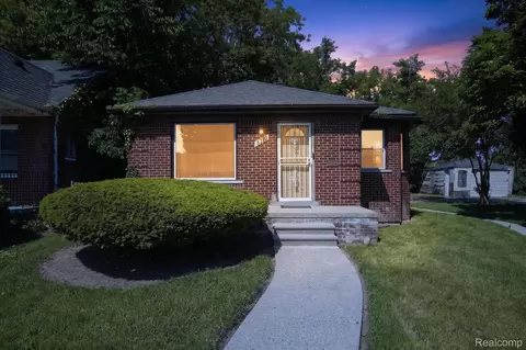 9821 Manistique St, Detroit, MI 48224