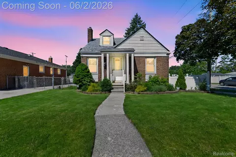 7604 Robinson Ave, Allen Park, MI 48101