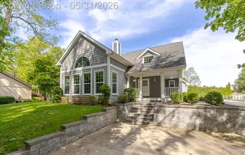 5020 Whitlow Ct, Commerce, MI 48382