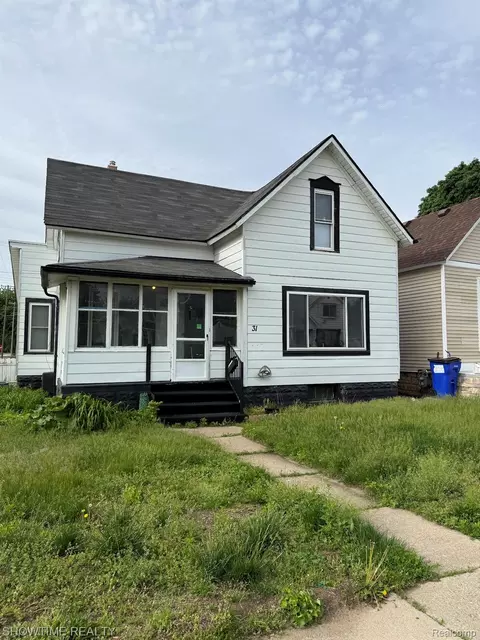 31 Fessenden St, Mount Clemens, MI 48043