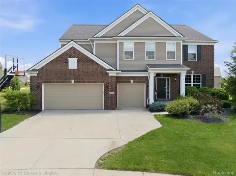 24986 Carriage Ln, Lyon, MI 48178