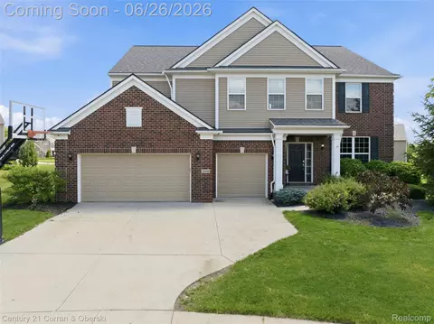 24986 Carriage Ln, Lyon, MI 48178