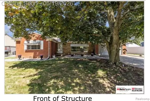 14000 Warner Ct, Livonia, MI 48154