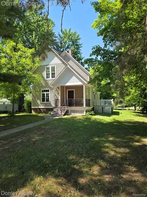 6286 Marlette St, Marlette, MI 48453