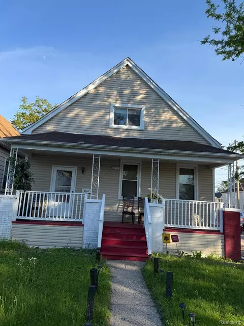 3304 Comstock St, Hamtramck, MI 48212