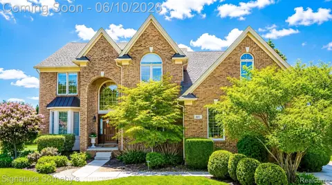 602 Appoline Ct, Rochester, MI 48307