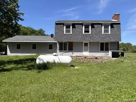 6080 Cedar Lake Rd, Putnam, MI 48169